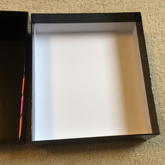 Bob Mackie Gift Box - Picture 5 of 6